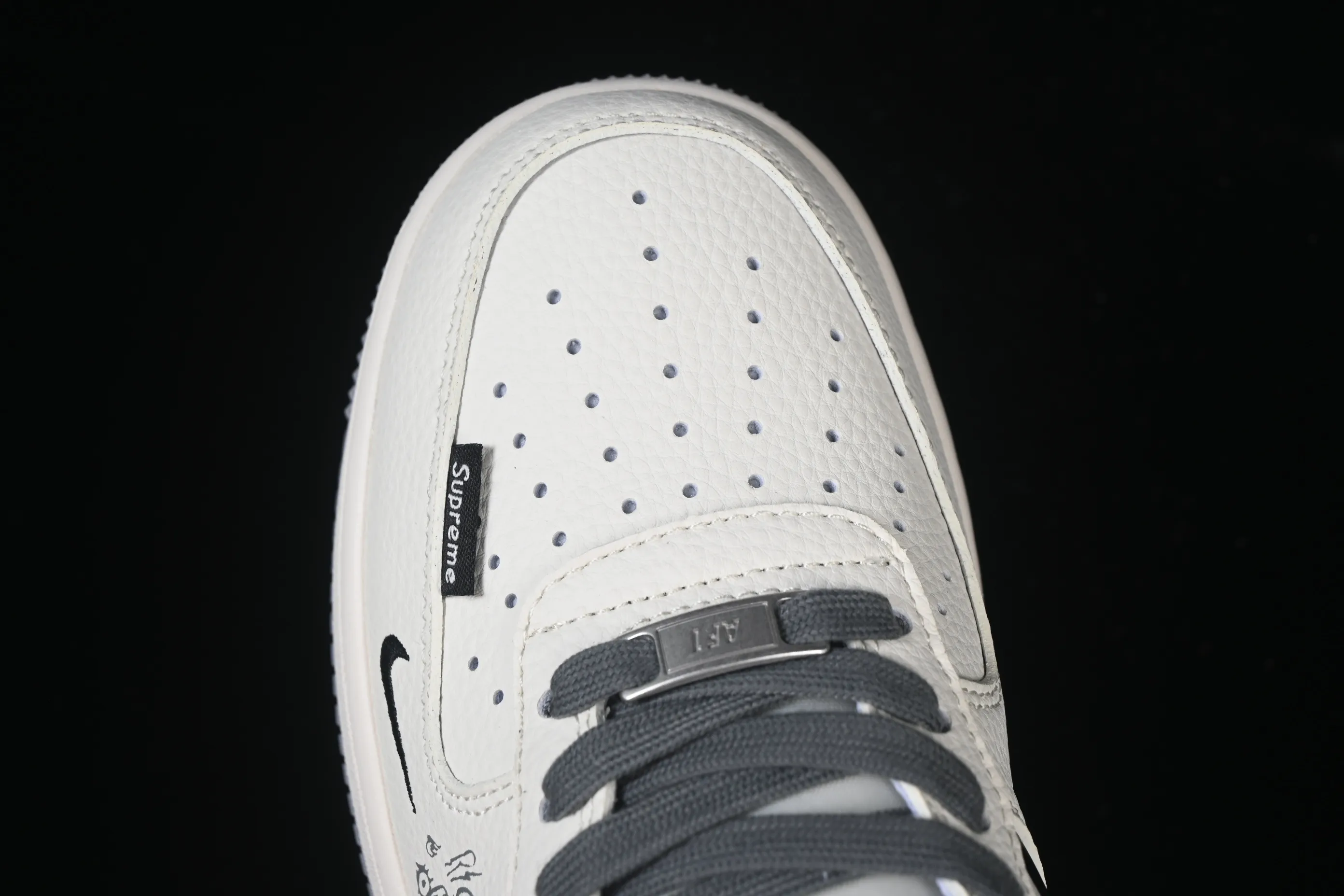 All categories Nk Air Force 1 Air Force series Nk Air Force 1 Low Air Force low top Nike Air Force 1'07 Low Supreme joint graffiti beige gray Air Force 1 low top casual sneakers QW5606-272